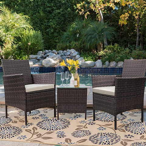 2 Chairs and Table